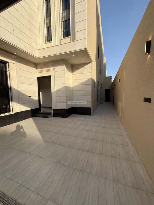 Floor with 5 Bedrooms Al- Nadwah, East Riyadh, Riyadh
