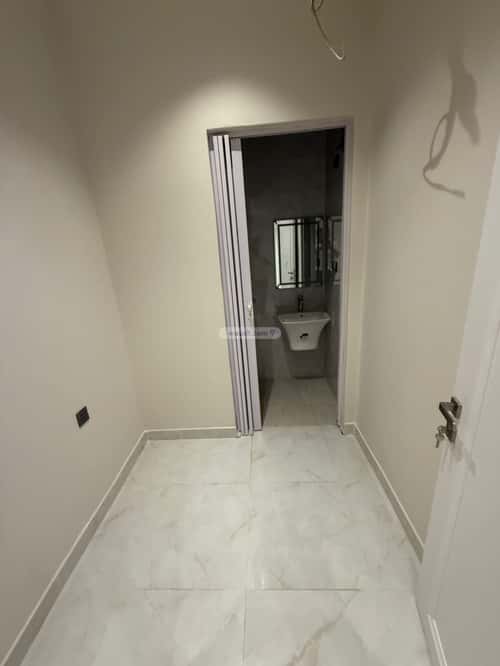 4 bedroom apartment in Al Rabwa