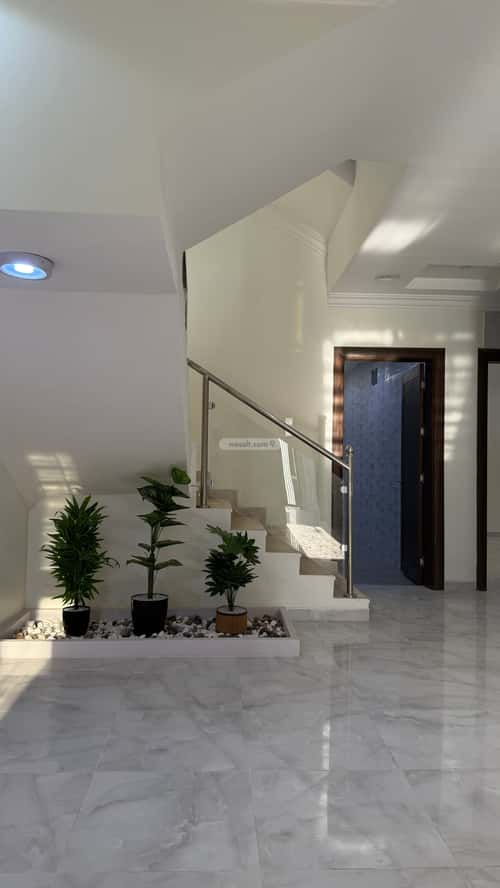 Villa 250 SQM Facing West on 24m Width Street King Fahad Dist, Aldammam