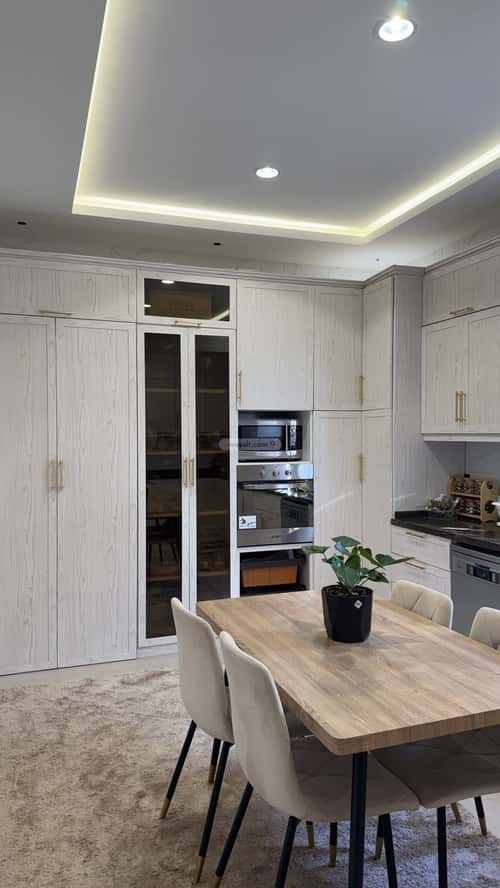 فيلا 350 متر مربع شمالية غربية على شارع 15م الحرابي، خميس مشيط