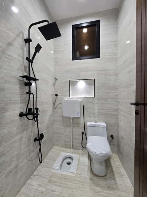 Floor 208 SQM with 6 bedrooms الزهور، أبها