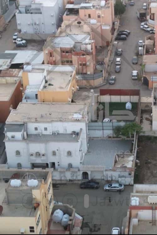 عمارة 670 متر مربع واجهة شرقية الروضة، جازان