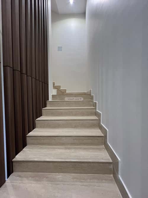 فيلا 289.83 متر مربع غربية على شارع 15م الشعلة، الدمام