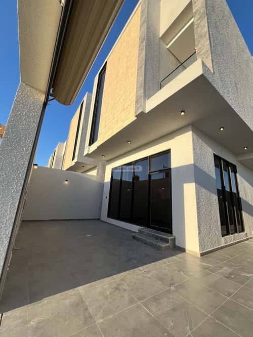 فيلا 289.83 متر مربع غربية على شارع 15م الشعلة، الدمام