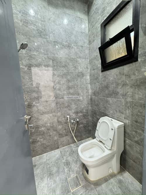 Floor 218 SQM with 5 Bedrooms Al-Qadisiyah, East Riyadh, Riyadh