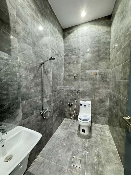 Floor 218 SQM with 5 Bedrooms Al-Qadisiyah, East Riyadh, Riyadh