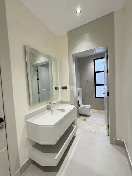 Floor with 5 Bedrooms Al-Khaleej, East Riyadh, Riyadh