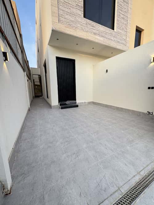 Floor with 5 Bedrooms Al-Khaleej, East Riyadh, Riyadh