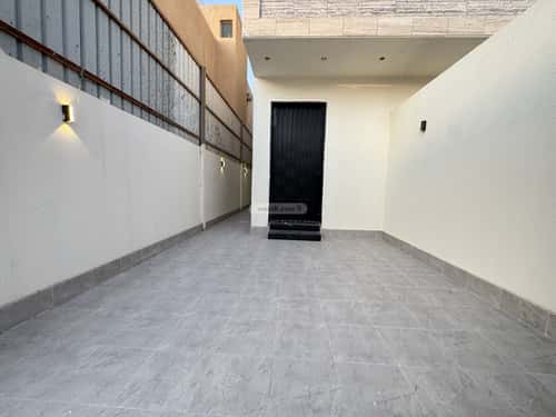Floor with 5 Bedrooms Al-Khaleej, East Riyadh, Riyadh