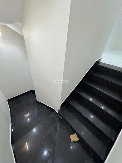 فيلا 310.86 متر مربع شمالية على شارع 10م ريحه، الطائف