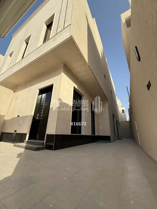 فيلا 270 متر مربع شمالية على شارع 15م الندوة، شرق الرياض، الرياض