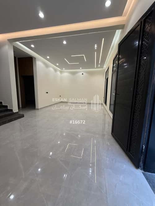 فيلا 270 متر مربع شمالية على شارع 15م الندوة، شرق الرياض، الرياض