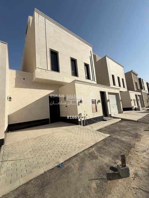 فيلا 270 متر مربع شمالية على شارع 15م الندوة، شرق الرياض، الرياض