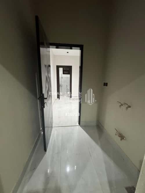 Floor 164.15 SQM with 6 Bedrooms Al- Nadwah, East Riyadh, Riyadh