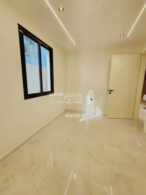 فيلا 290.82 متر مربع جنوبية على شارع 15م الواسط، الطائف