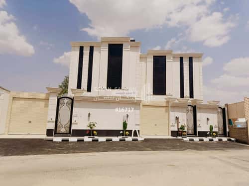 فيلا 290.82 متر مربع جنوبية على شارع 15م الواسط، الطائف