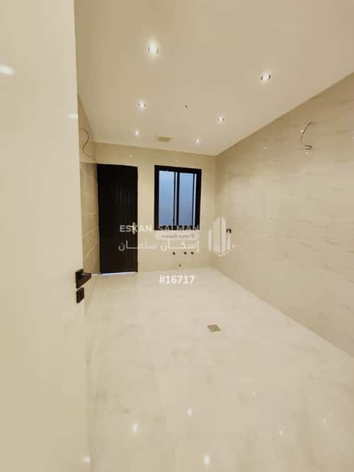 فيلا 290.82 متر مربع جنوبية على شارع 15م الواسط، الطائف