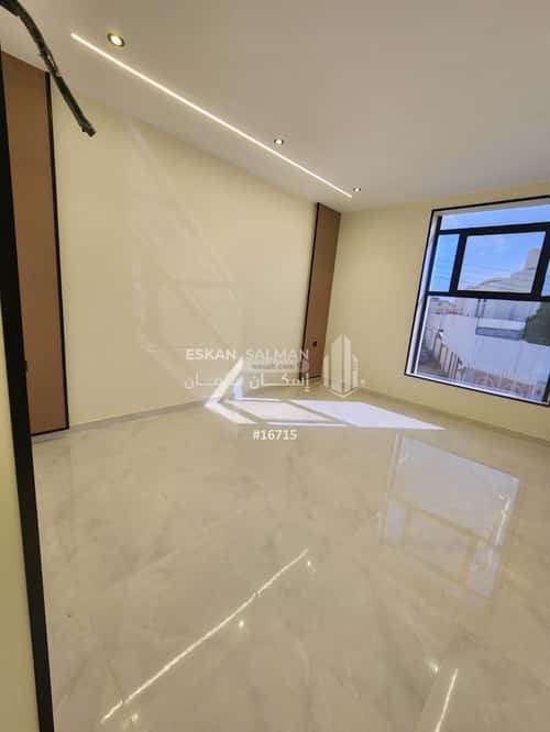 فيلا 311.71 متر مربع جنوبية على شارع 15م الرحاب، الطائف