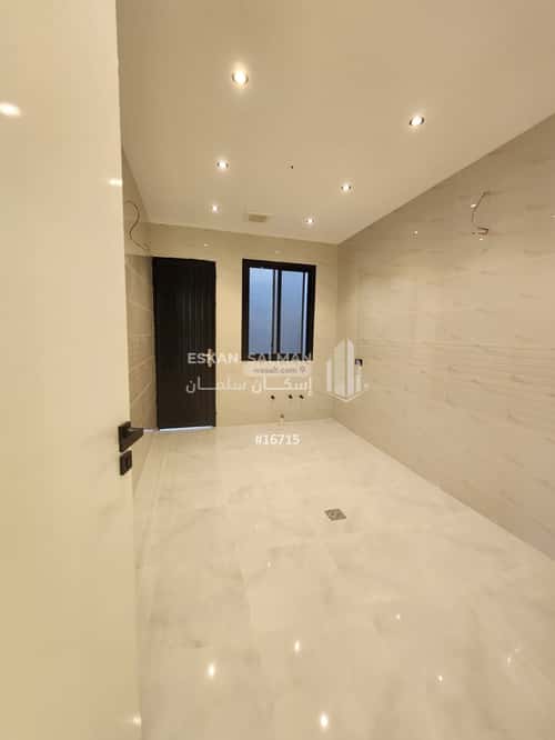 فيلا 311.71 متر مربع جنوبية على شارع 15م الرحاب، الطائف