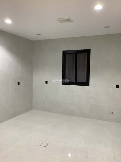 شقة 347 متر مربع ب 8 غرف المعلاة، أحد رفيدة