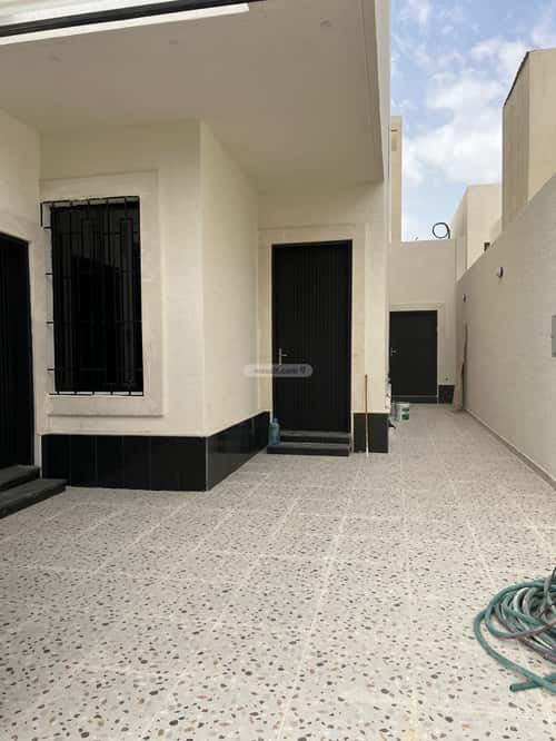 فيلا 404 متر مربع شرقية على شارع 20م عقرباء، الجبيلة