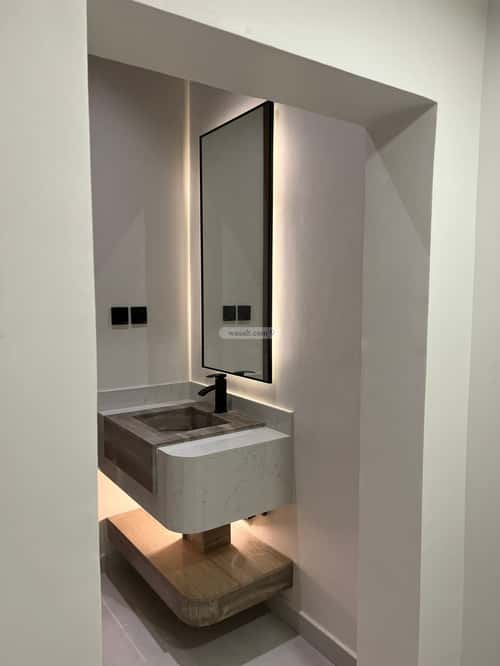 فيلا 404 متر مربع شرقية على شارع 20م عقرباء، الجبيلة