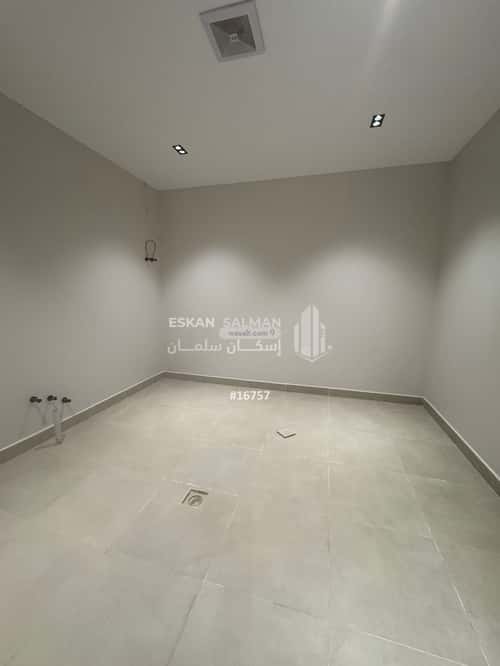 شقة 6 غرف في الجنادرية