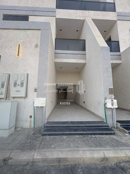 Floor 176.58 SQM with 6 Bedrooms Al-Janadriyah, East Riyadh, Riyadh