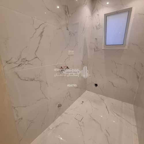 فيلا 286.2 متر مربع شرقية على شارع 20م العروبة، الدمام