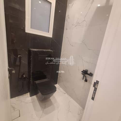 فيلا 286.2 متر مربع شرقية على شارع 20م العروبة، الدمام