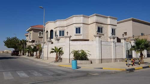 فيلا 618 متر مربع جنوبية شرقية على شارع 40م Al Doohah Al Jnubyah, Alzahran