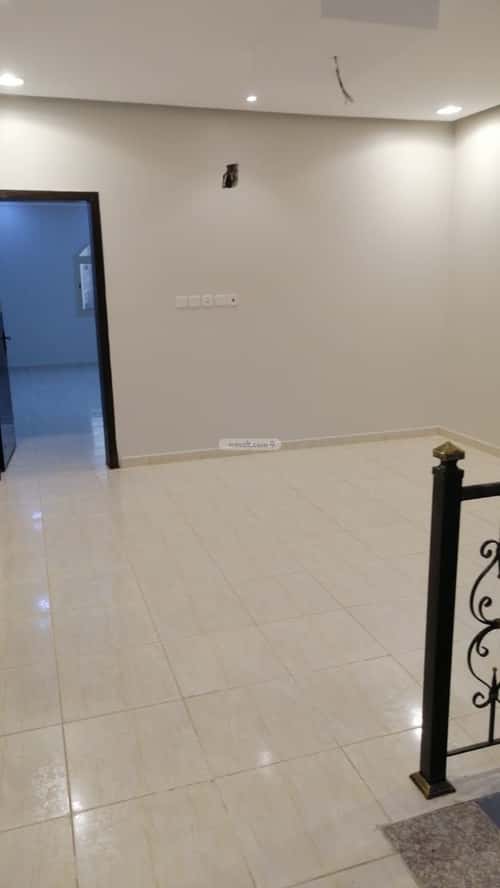 فيلا 287.5 متر مربع جنوبية على شارع 25م ضاحية الملك فهد، الدمام