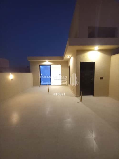 فيلا 284 متر مربع شمالية على شارع 15م Haya Waseela, Almuzahimih