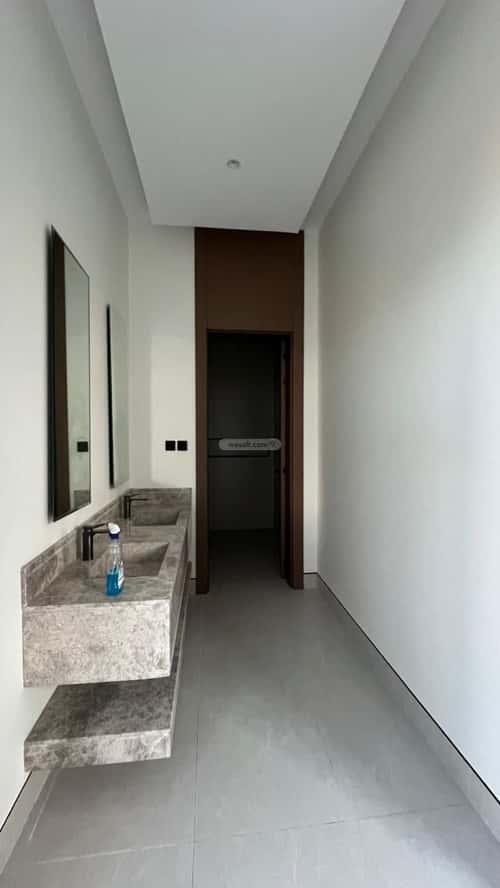 Villa 550 SQM Facing South on 20m Width Street Al-Mahdiyah, West Riyadh, Riyadh