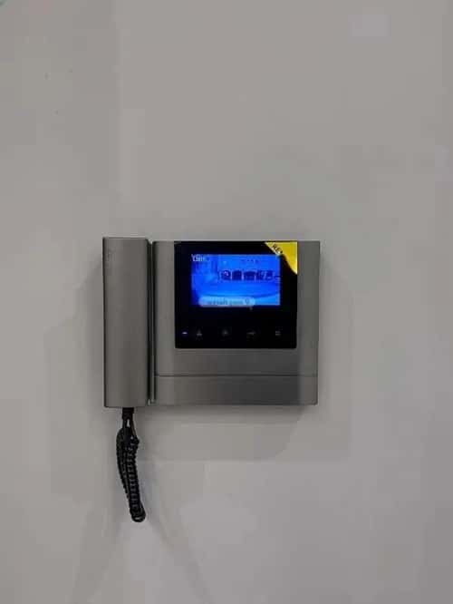 6 bedroom apartment in Al Marwa