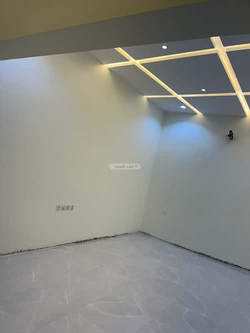 فيلا 300 متر مربع شمالية على شارع 10م النور، شمال جدة، جدة