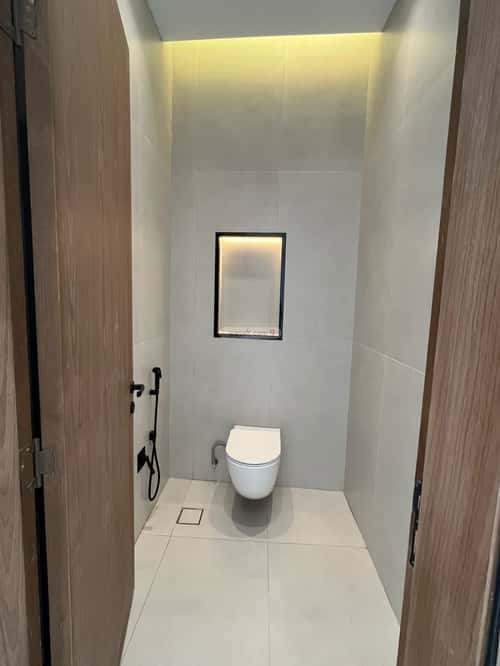 6 bedroom villa in Al Mahdiyyah