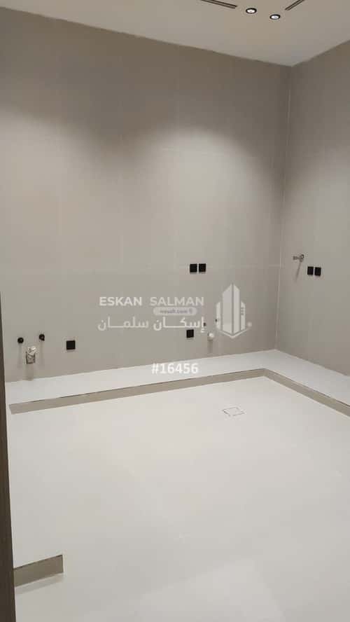 Floor 176 SQM with 7 Bedrooms Al-Janadriyah, East Riyadh, Riyadh