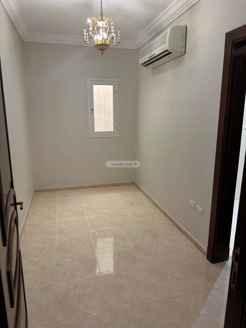 فيلا 375 متر مربع شرقية على شارع 15م البساتين، شمال جدة، جدة