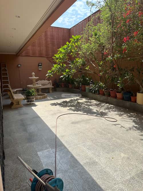 فيلا 375 متر مربع شرقية على شارع 15م البساتين، شمال جدة، جدة