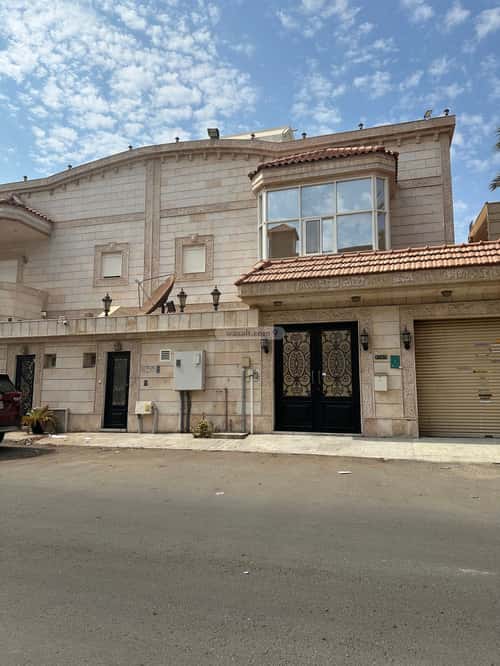 فيلا 375 متر مربع شرقية على شارع 15م البساتين، شمال جدة، جدة