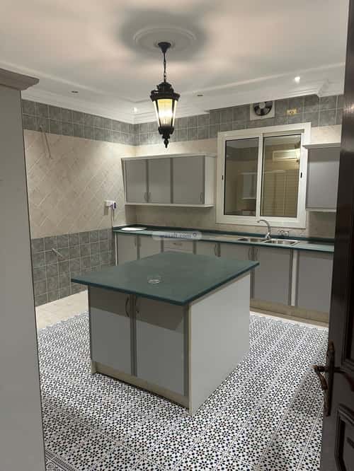 فيلا 375 متر مربع شرقية على شارع 15م البساتين، شمال جدة، جدة