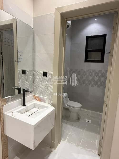 Floor 190.99 SQM with 5 Bedrooms Al-Janadriyah, East Riyadh, Riyadh