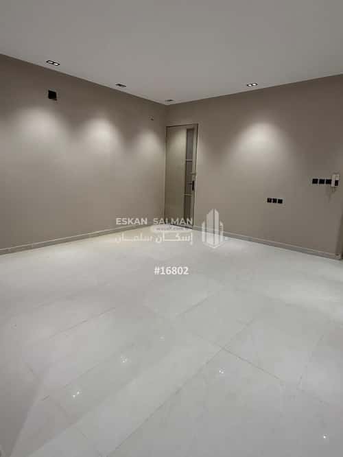 Floor 190 SQM with 5 bedrooms الجنادرية، شرق الرياض، الرياض