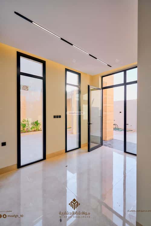 فيلا 450 متر مربع شرقية على شارع 20م المهدية، غرب الرياض، الرياض