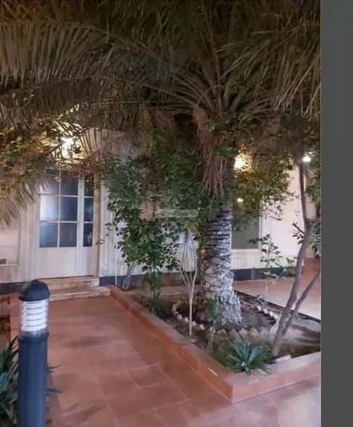 فيلا 600 متر مربع شرقية على شارع 20م تهامة، الدمام