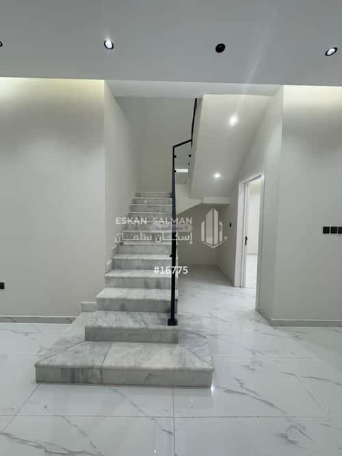 Apartment with 5 Bedrooms Al- Nadwah, East Riyadh, Riyadh