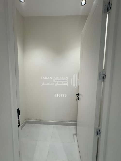 Apartment with 5 Bedrooms Al- Nadwah, East Riyadh, Riyadh