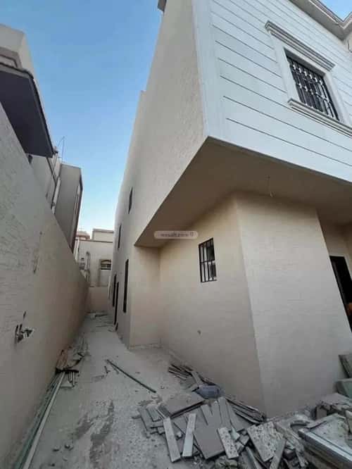 فيلا 400 متر مربع شمالية على شارع 15م العزيزية، جنوب الرياض، الرياض