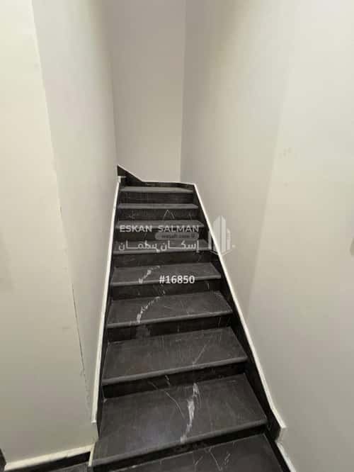 شقة ب 6 غرف Ishbiliyah, East Riyadh, Riyadh